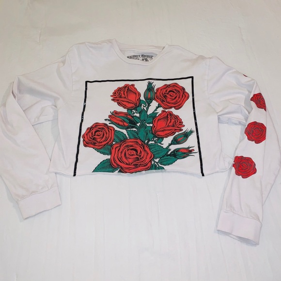 4/$25♦️Longsleeve Rose Graphic Crop Top Tee - Picture 1 of 3